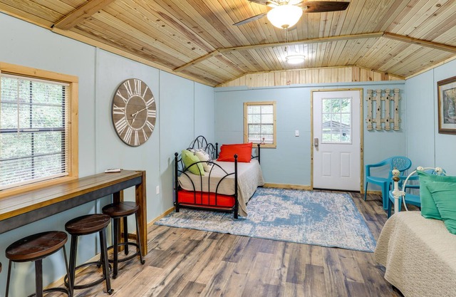 Peaceful Alton Vacation Rental w/ Grill!