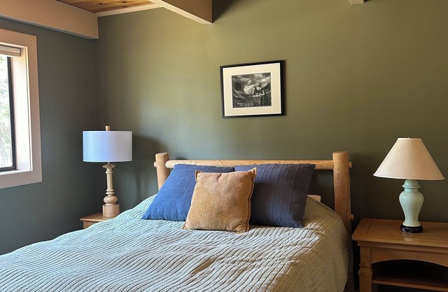 Peaceful and Cozy 3-bedroom cabin in superb Arnold with WiFi