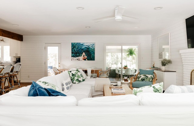 Peaceful Beach Retreat in Southern Shores.Beach Front Parking Passes included