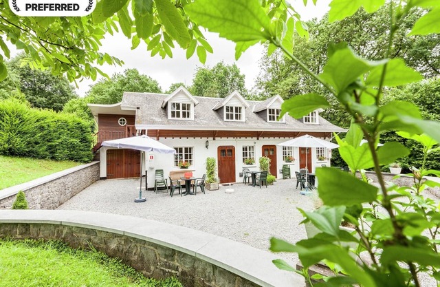 Appartement moderne à Bohon sur une propriété