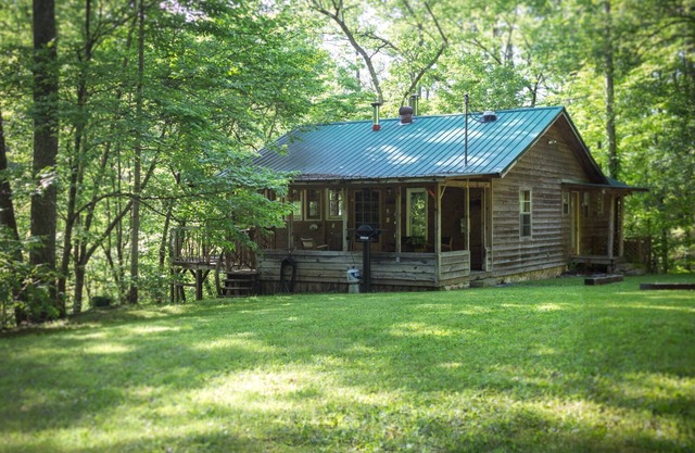 Cabine paisible dans les bois. Randonnées et belles vues.