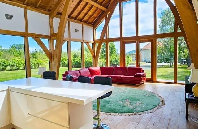 Peaceful Cabin Nature Getaway in Othery