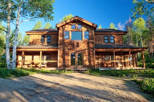 Peaceful Cabin near Medicine Bow-Routt National Forest in Columbine, Colorado