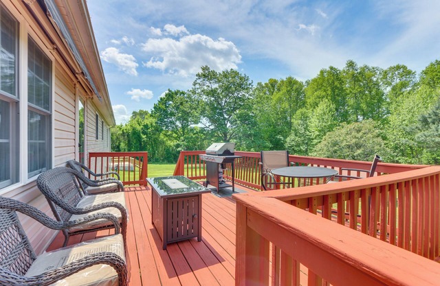 Peaceful Chatham Home w/ Grill & Deck