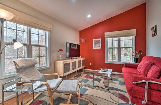 Peaceful Chattahoochee Apt with Mountain Views