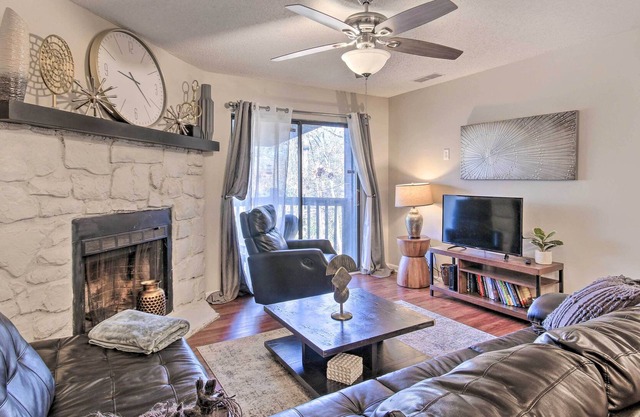 Peaceful Columbia Condo - Hiking On-Site!