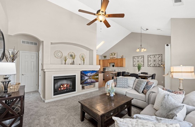 Peaceful Condo on Trail System