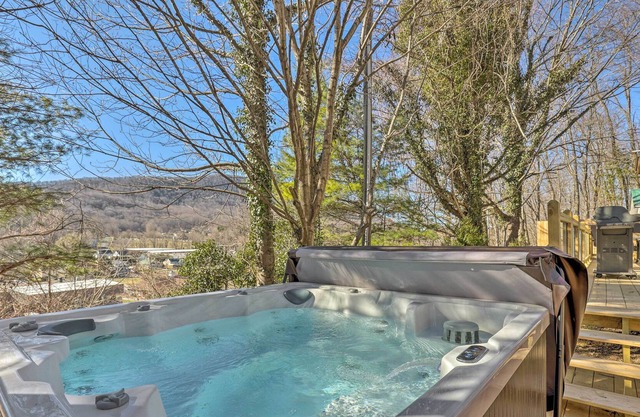 NEW! Peaceful Cottage w/ Views - Pets Welcome!