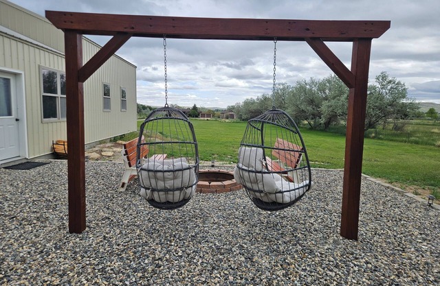Peaceful Country Equine Hideaway! Just minutes from downtown Cody!