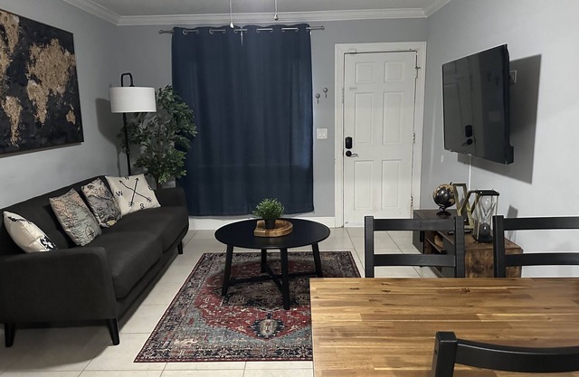 Peaceful & Cozy Home Near Everything