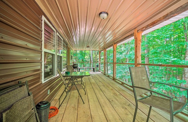 Peaceful Decatur Cabin w/ Grill & Fire Pit!
