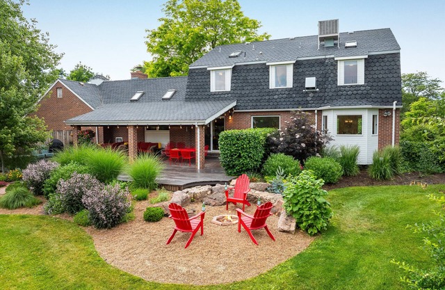 Peaceful Escape with Outdoor Oasis — 10-min to Downtown