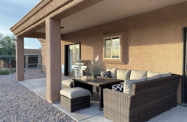 Peaceful, Family and Pet Friendly Home with Boat-Deep Garage and RV Parking