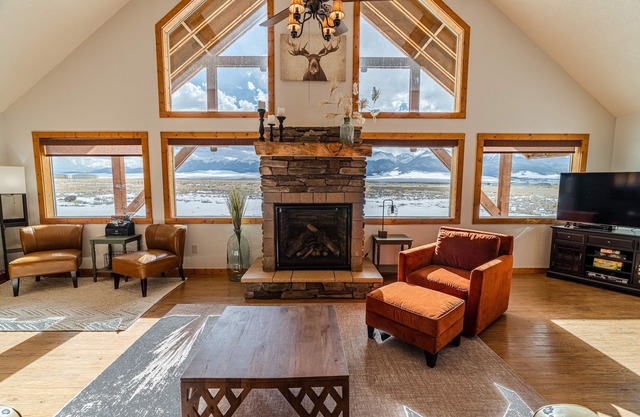 Peaceful, family friendly 2 BDR w/ mountain views