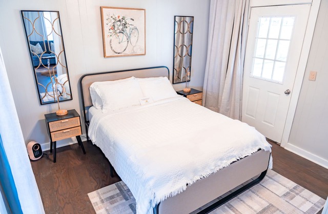 Cette cabane est 1 des 3 propriétés à louer dans la pittoresque ferme Muletown.