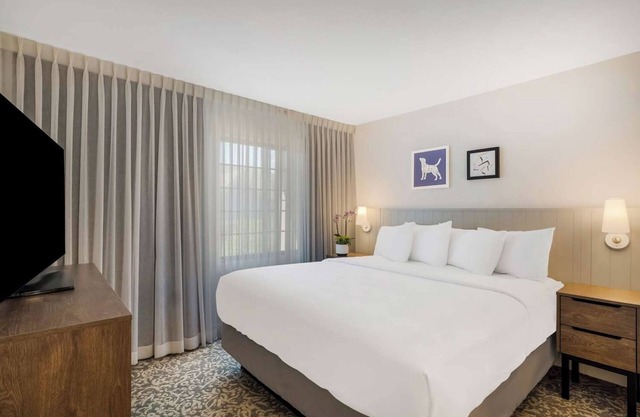 Peaceful Getaway with Ample Space and Living Area | 2 Family Ready Suites