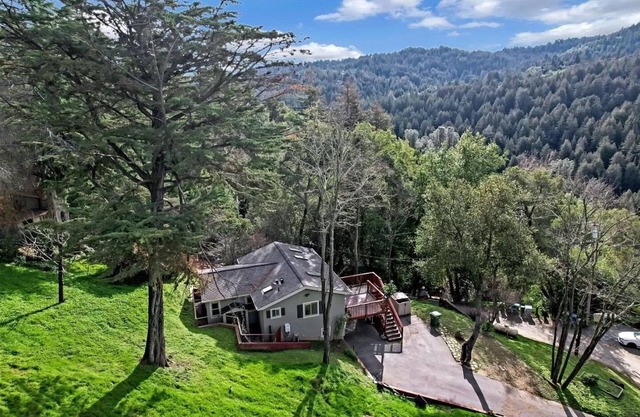 Peaceful Guest suite in The Santa Cruz Mountains.