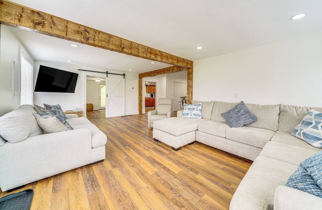 Peaceful Home w/ Patio on 30 Acres in Coxs Creek!