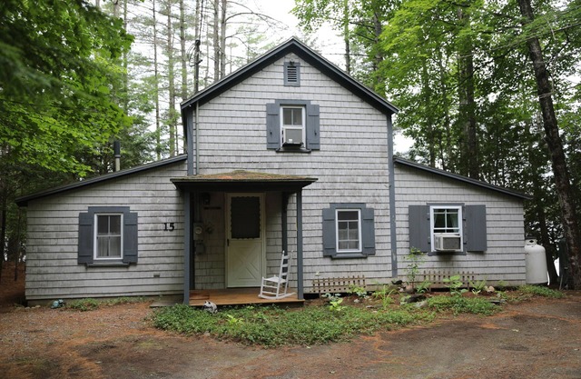 Peaceful Lakefront Cottage