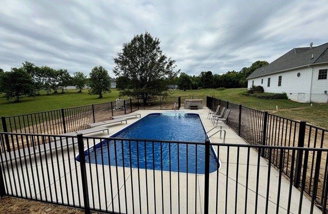 Peaceful, lakeside retreat-private pool, hot tub, private dock, boatslip & more!
