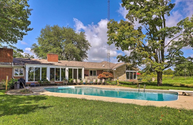 Peaceful Lebanon Farmhouse/Ranch w/ Pool!