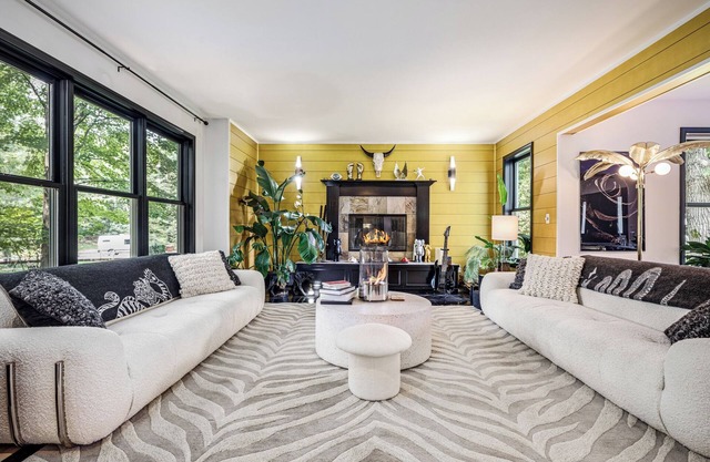♕ Peaceful Luxury: Unique Designer Home w/ Cinema & More. Sleeps 9
