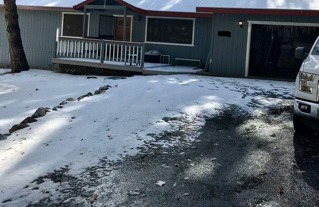 Peaceful mountain home- Minutes To Sly Park/Jenkinson Lake and Apple Hill
