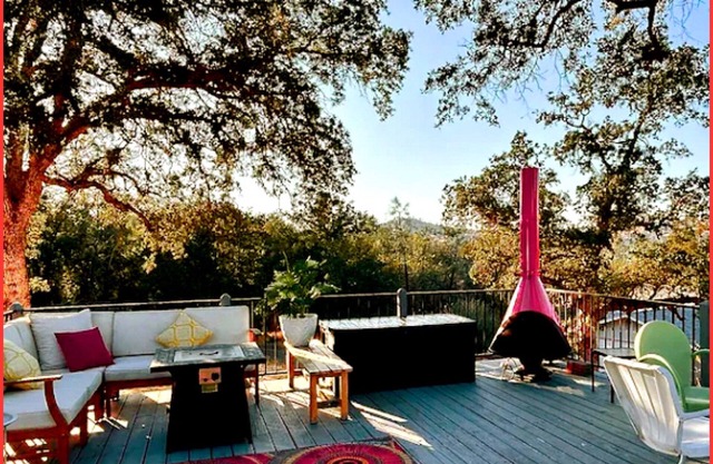 Peaceful mtn retreat with HUGE deck/ Hot tub, in YLP, just 40 min to Yosemite.