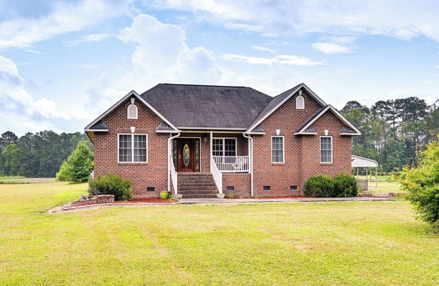 Peaceful North Carolina Getaway w/ Large Deck!