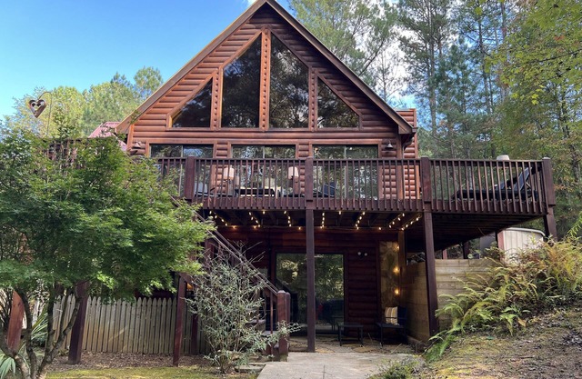 Peaceful Pines in Copperhill. Pets welcome! Easy paved access. Great location