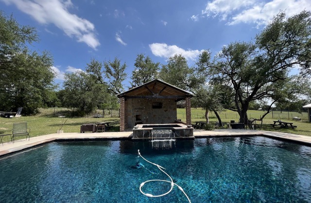 Peaceful Pool Retreat Getaway