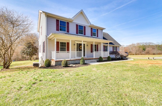 Peaceful Queenstown Home w/ Deck & Grill!