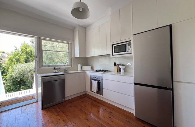 Peaceful Randwick apartment near Clovelly Beach