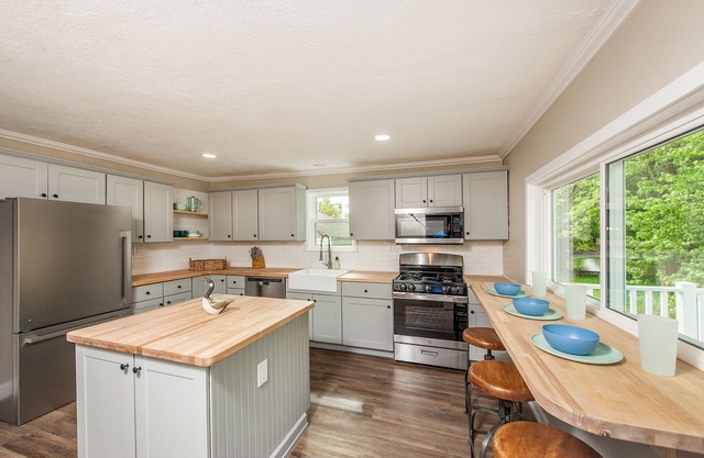 Peaceful, Renovated 3BR Home by Chippewa Lake