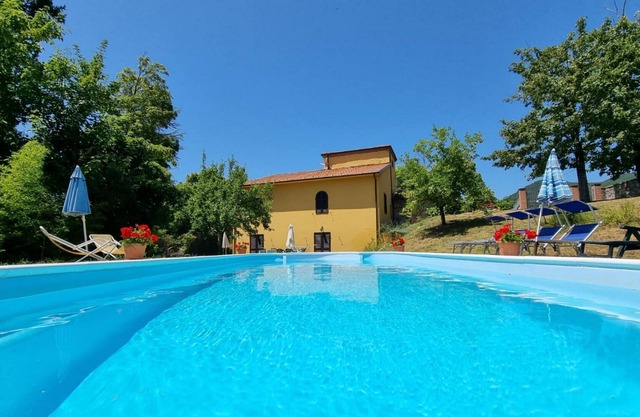 Maison de village restaurée au calme avec jardin et piscine privée, proche des commodités
