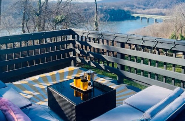 Peaceful Retreat with Stunning River and Mountain Views, Close to Harpers Ferry