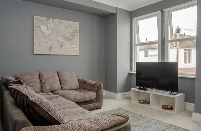Peaceful & Spacious Family Home In Eastbourne!