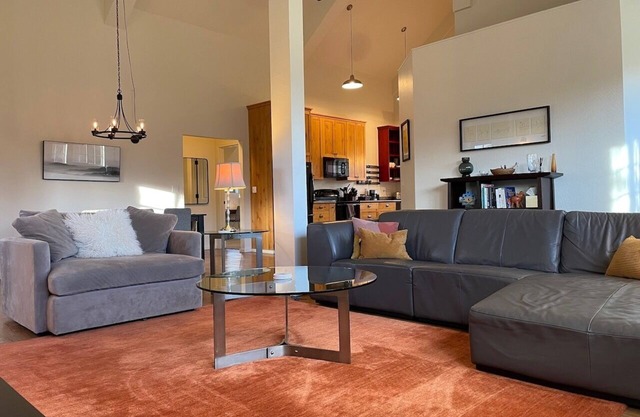 Peaceful, spacious home on 8 acres. Pet-friendly, close town, and a creek!