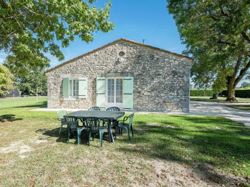 Peaceful Stay in Saint-Nexans
