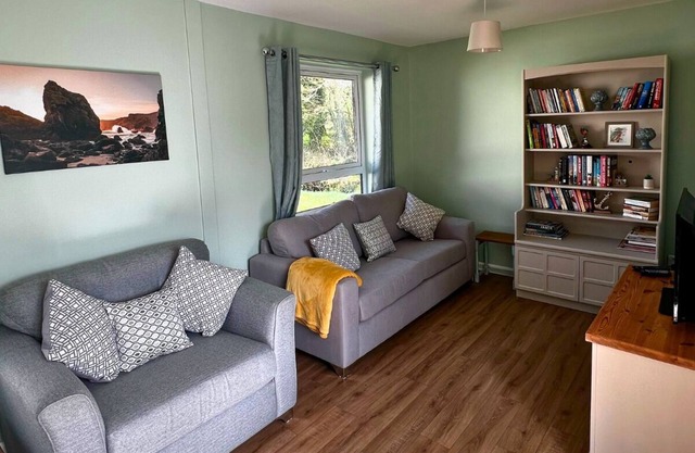 Peaceful, streamside, detached bungalow - close attractions, walks & beaches