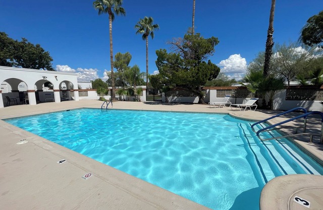 Villas West 2 Bdrm Casita-close to Pool