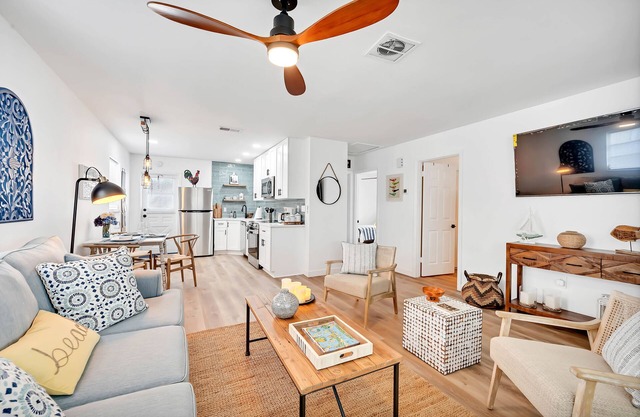 Peaceful Villa, 3.3 mi to the Beach & Big Parking