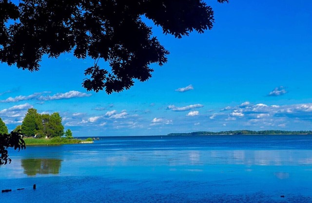 Parkers Creek Cottage - Peaceful Waterfront 3 BR