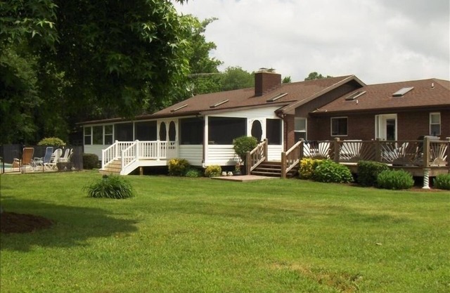 Bord de l'eau, 23 Acres privé, Dock & Pool