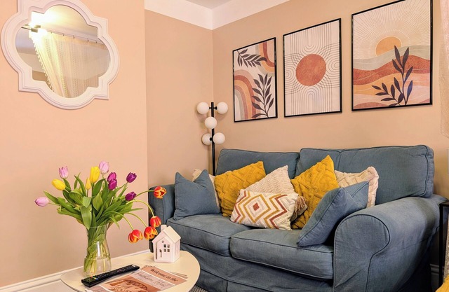 Peacehaven Retreat - 4 minutes from the beach! Pet friendly!