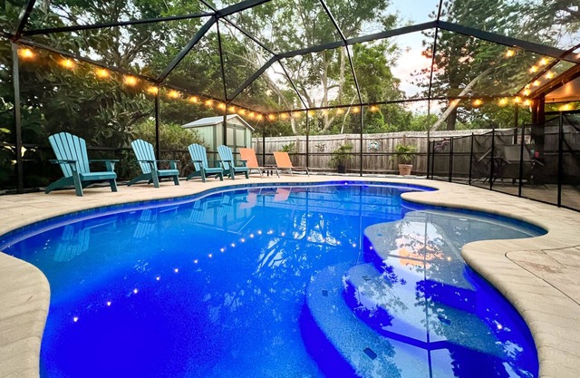 Peach Hideaway: piscine filtrée et chauffée et aménagement adapté aux groupes (8 personnes)