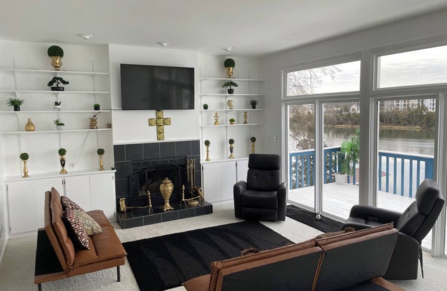 MASTERS GOLF TOURNAMENT HOUSE RENTAL! GORGEOUS RIVERFRONT "WOW" RETREAT