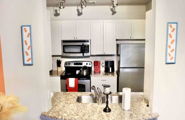 Peachy Getaway | North Buckhead Gem