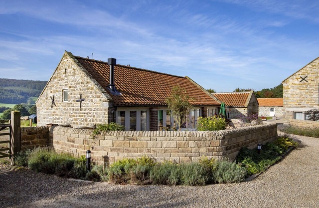 Poirier Cottage, Thirley Cotes Farm Cottages