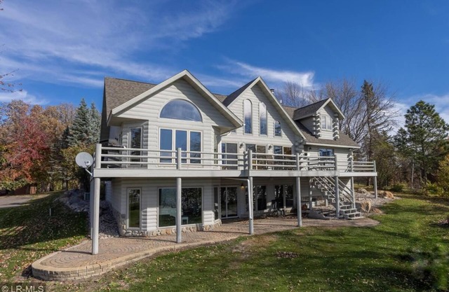Pelican Lake Beautiful 5 bedroom